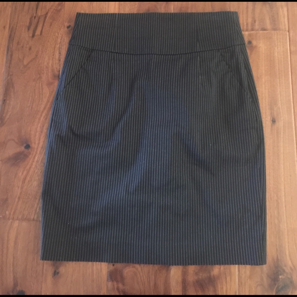 Banana Republic Black/white pinstripe skirt