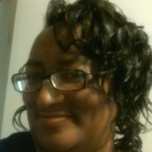 Meet your Posher, Lonia