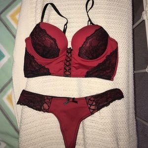 Red lingerie set