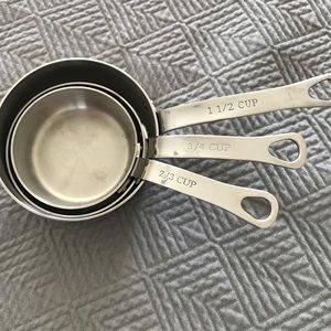 Odd size Williams-Sonoma Measuring cups