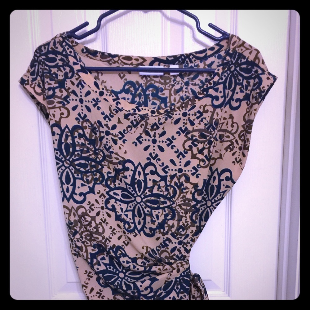 NY&Co side belted blouse