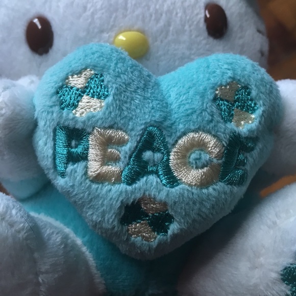 Plushy , hello kitty - Picture 2 of 4