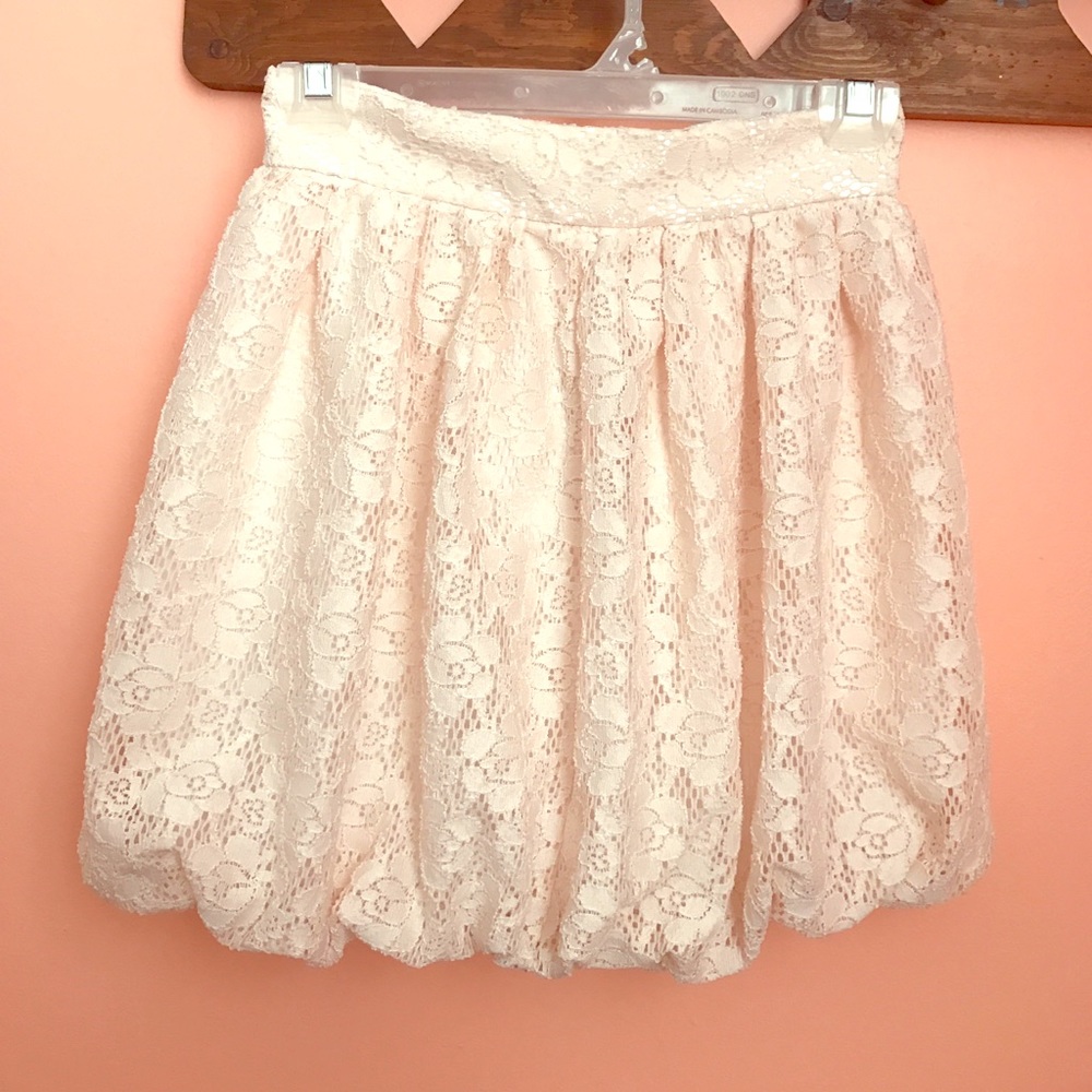 Lace bubble skirt