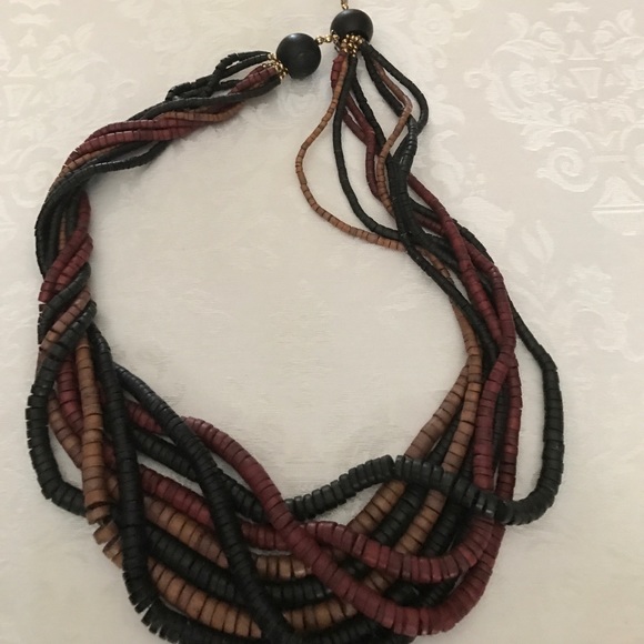Jewelry - VINTAGE STATEMENT NECKLACE (8 strands beads)