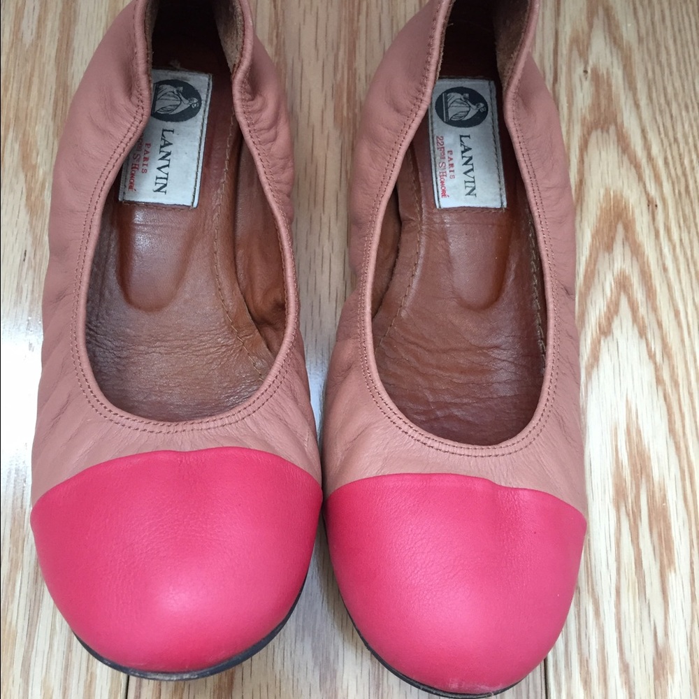 SOLD Authentic Lanvin flats in beige