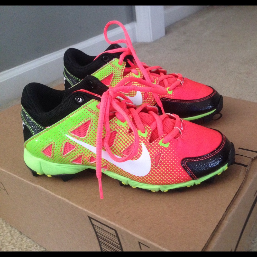 Nike cleats girls 3Y