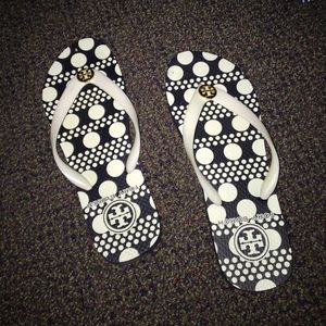 Tory birch 8 black and white thick flip flops