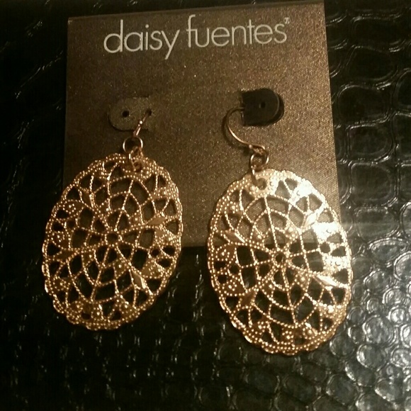 Daisy earing - Picture 2 of 2