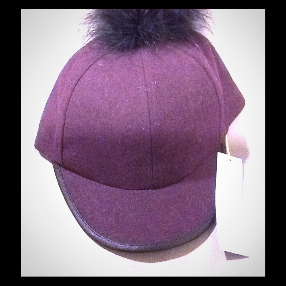 HATwith FEATHER pom pom