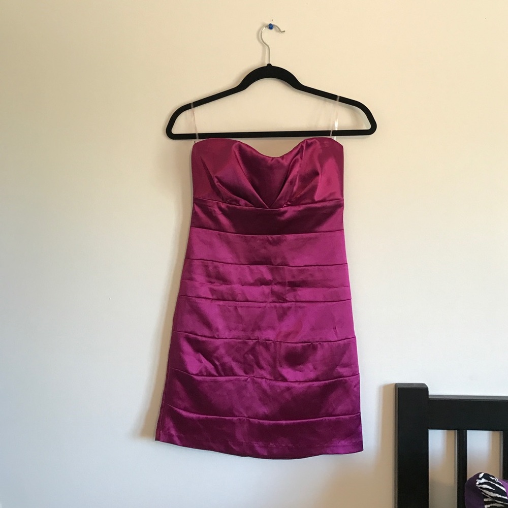 STRAPLESS HOMECOMING DRESS