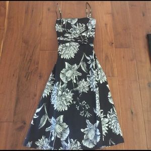 Black/white floral design dress