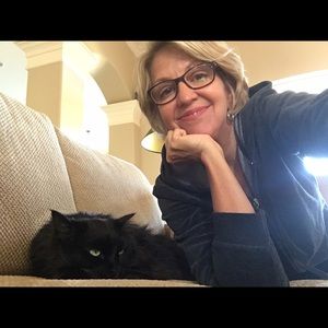 Meet your Posher, Carolyn