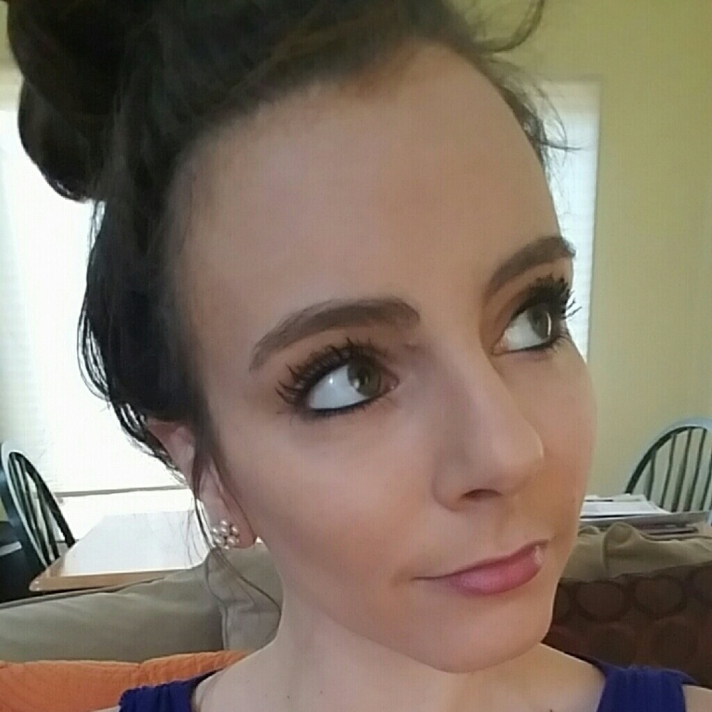 Meet your Posher, Alexia