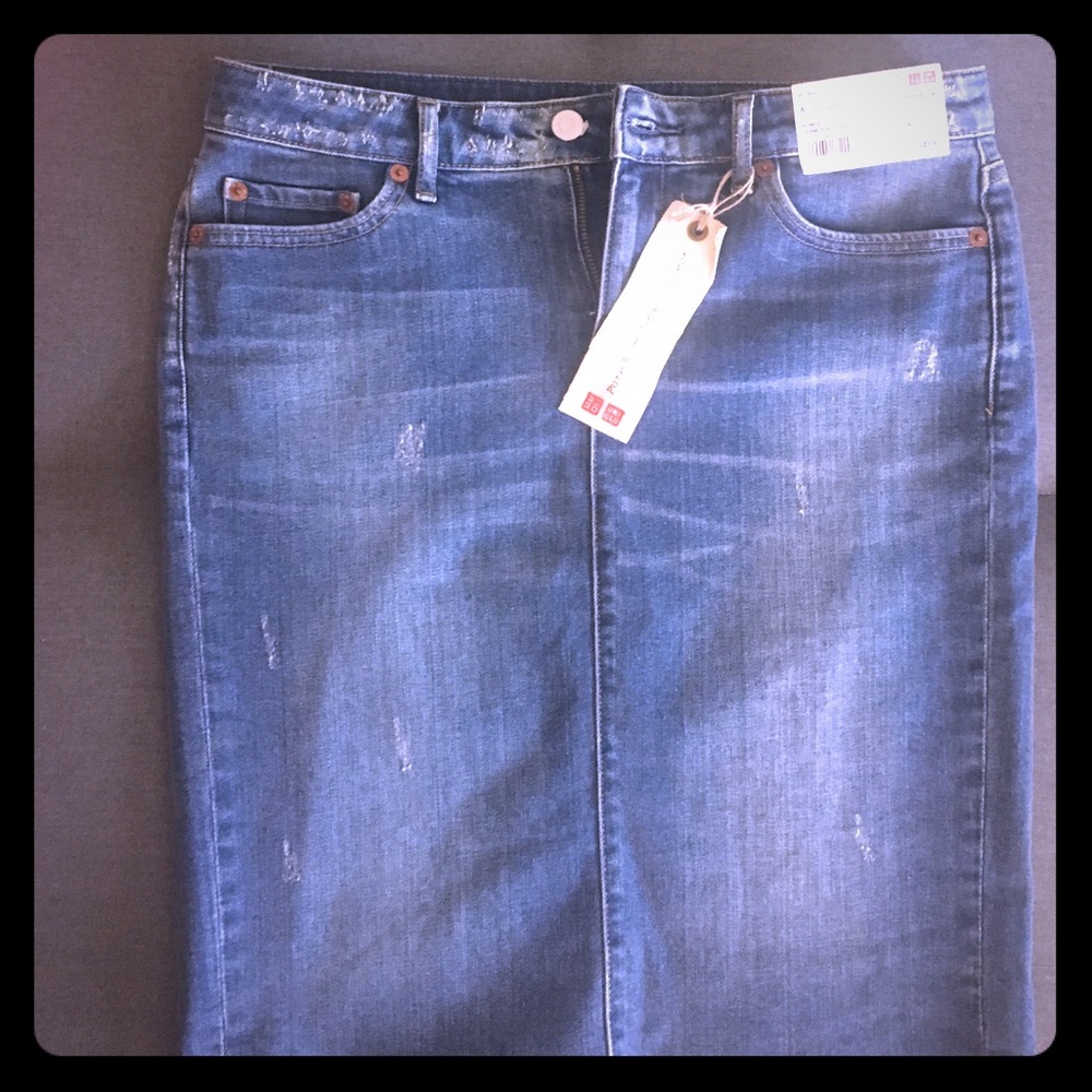 NWT Uniqlo midi denim skirt in blue