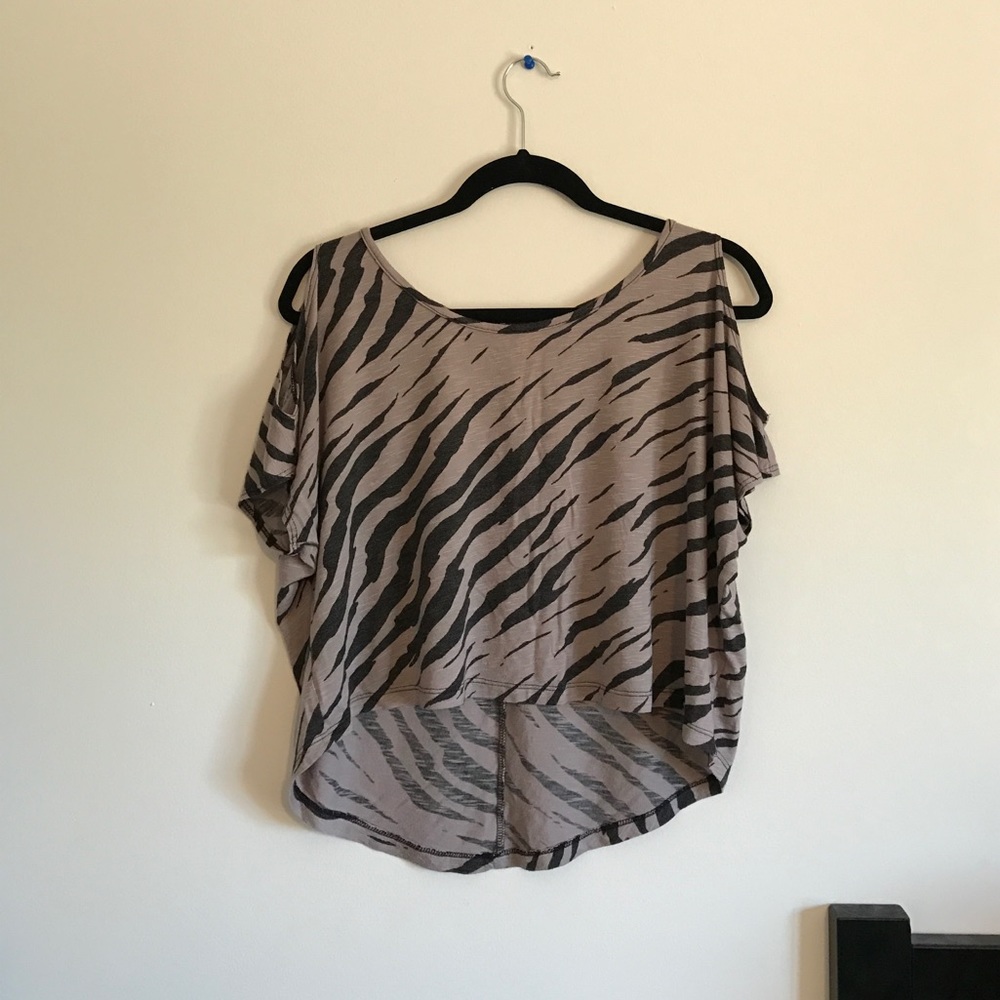 ZEBRA PRINT SHOULDER-LESS CROP TOP