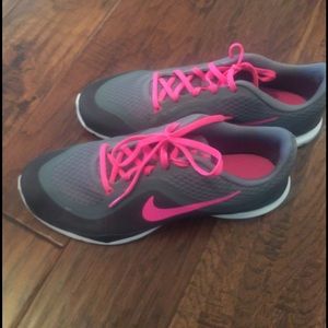 Nike flex athletic shoes