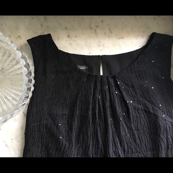Pretty and sophisticated Talbots sequin blouse - Picture 6 of 6
