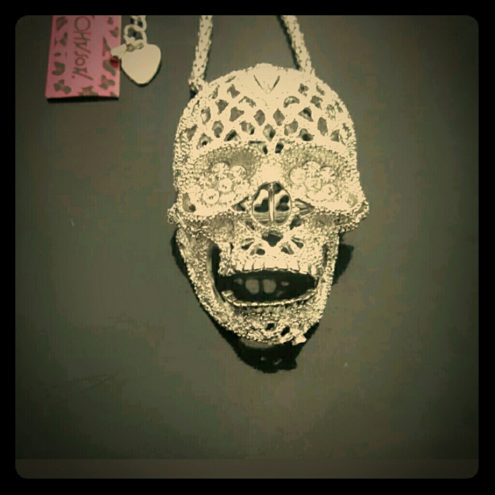 $SOLD$ Betsey Johnsonskull necklace
