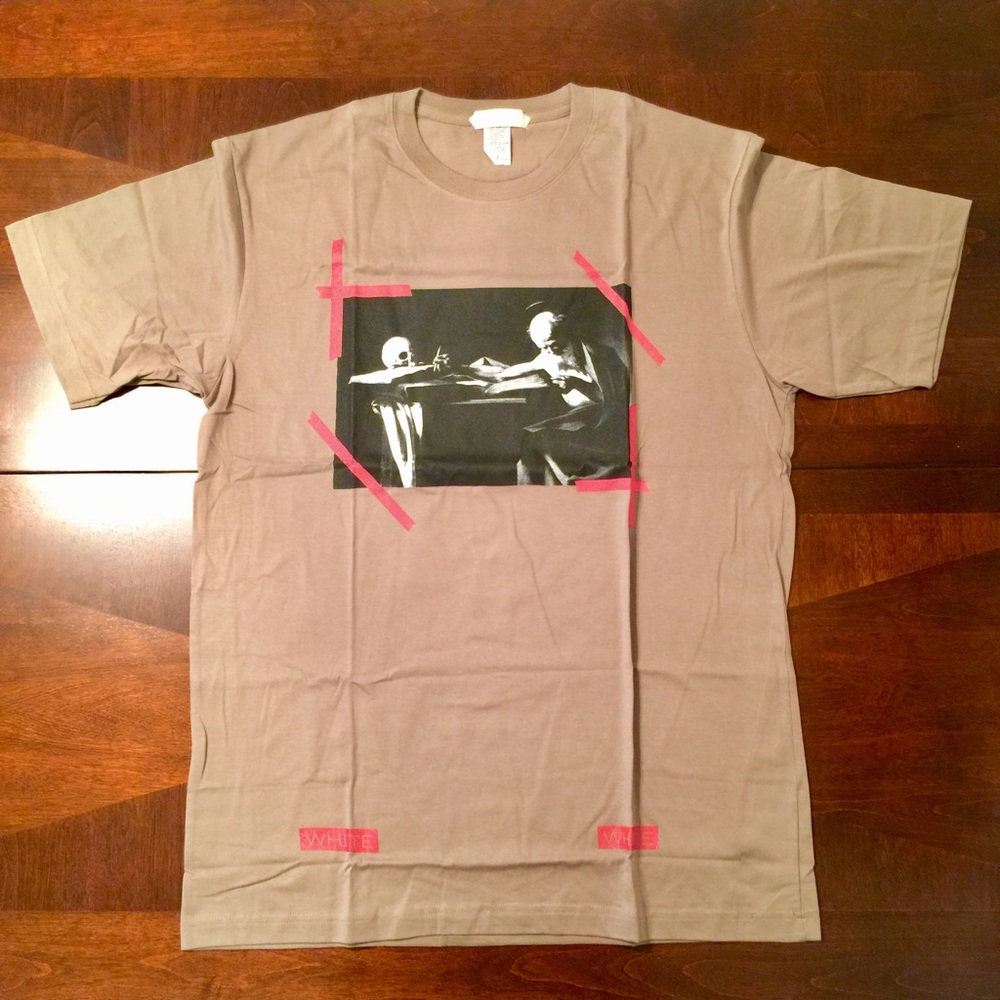 NWOT Off-White T. Low price only for the hour!