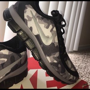 RESERVED***Women army fatigue Nike free 5.0