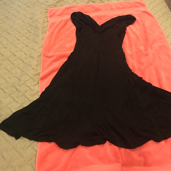 Beautiful, gorgeous darling Bebe size small dress - Picture 3 of 5