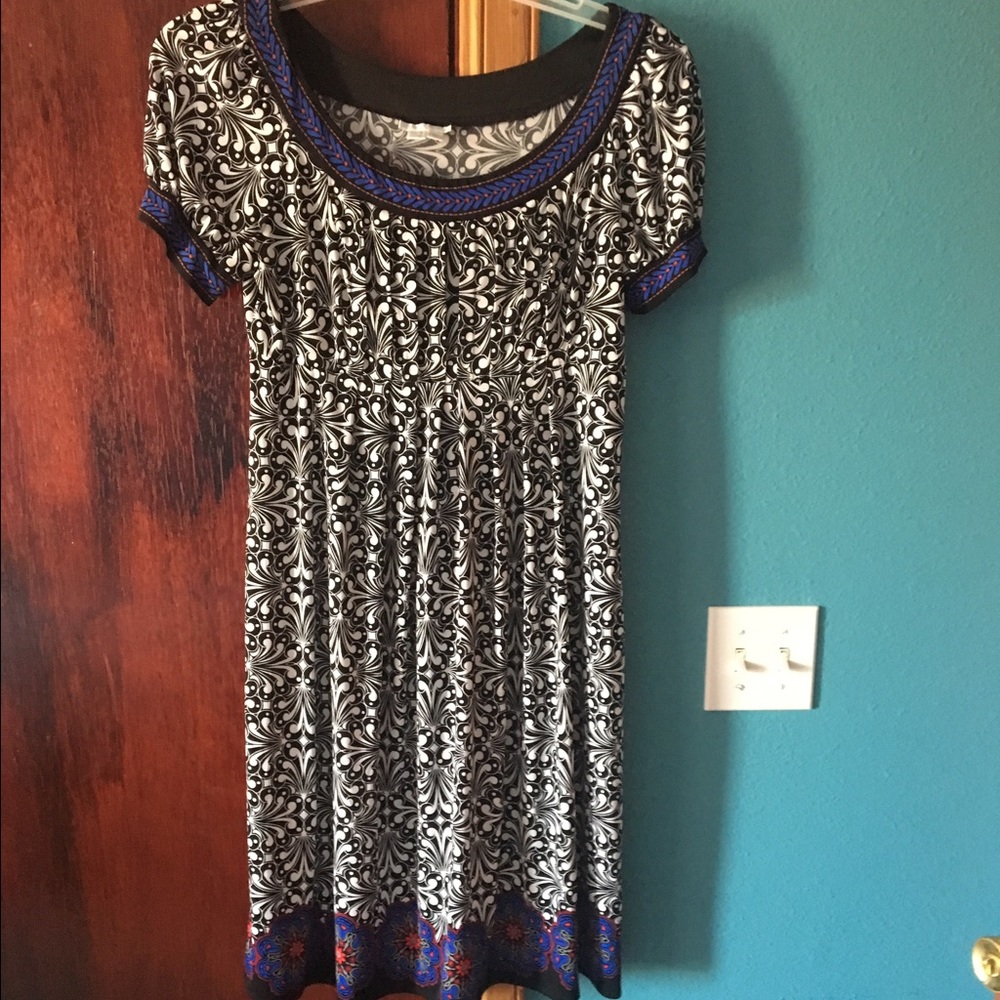London Times black/white dress with blue accent