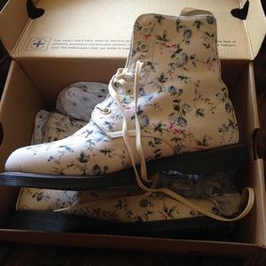 Doc Martens Canvas Boot
