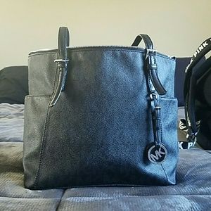 Michael Kors tote