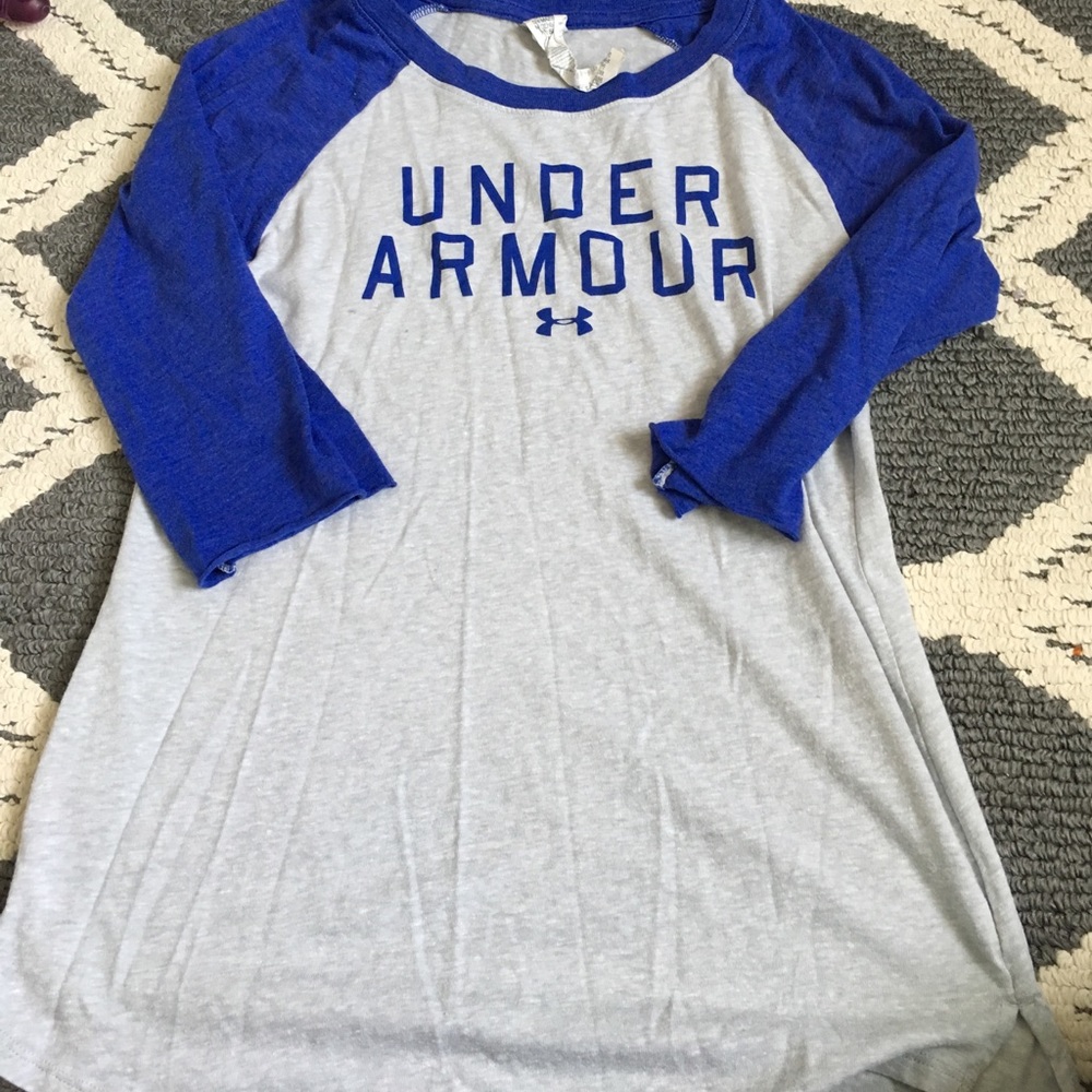 Size small UA top