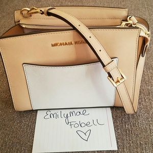Michael Kors medium/crossbody Selma messenger