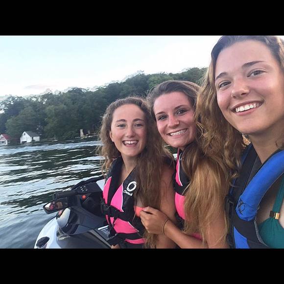 Meet your Posher, Ashley - Picture 1 of 1