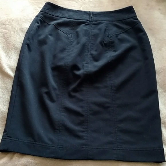 Black Worthington pencil skirt - Picture 2 of 4