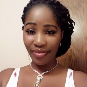 Meet your Posher, Elaine