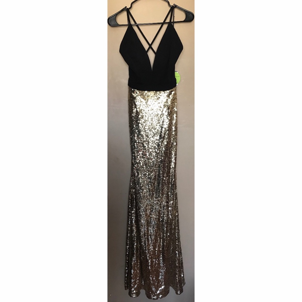 Gorgeous Black & Gold sequins dress!!