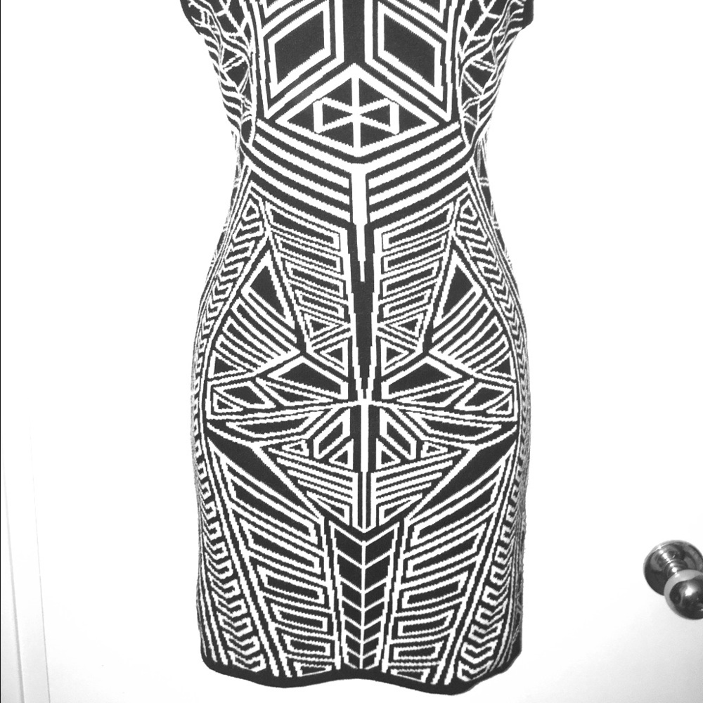 Sexy Geometric Patterned Cocktail - Picture 2 of 2