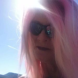 Meet your Posher, Leslie