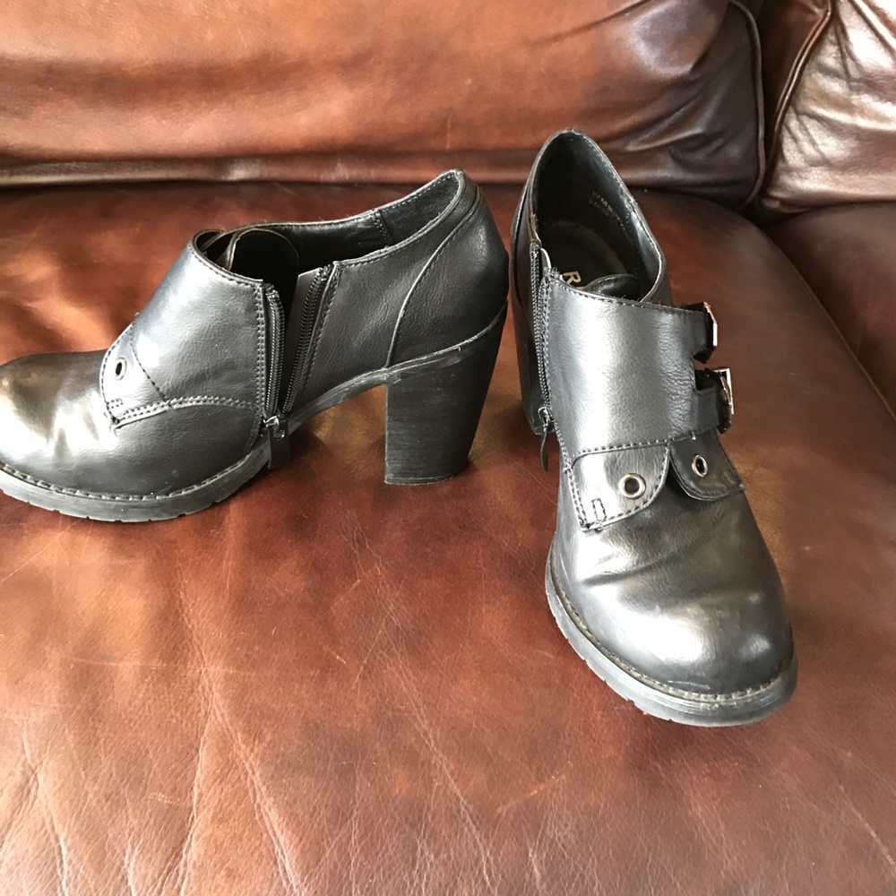 Black Report size 7 1/2 shoes