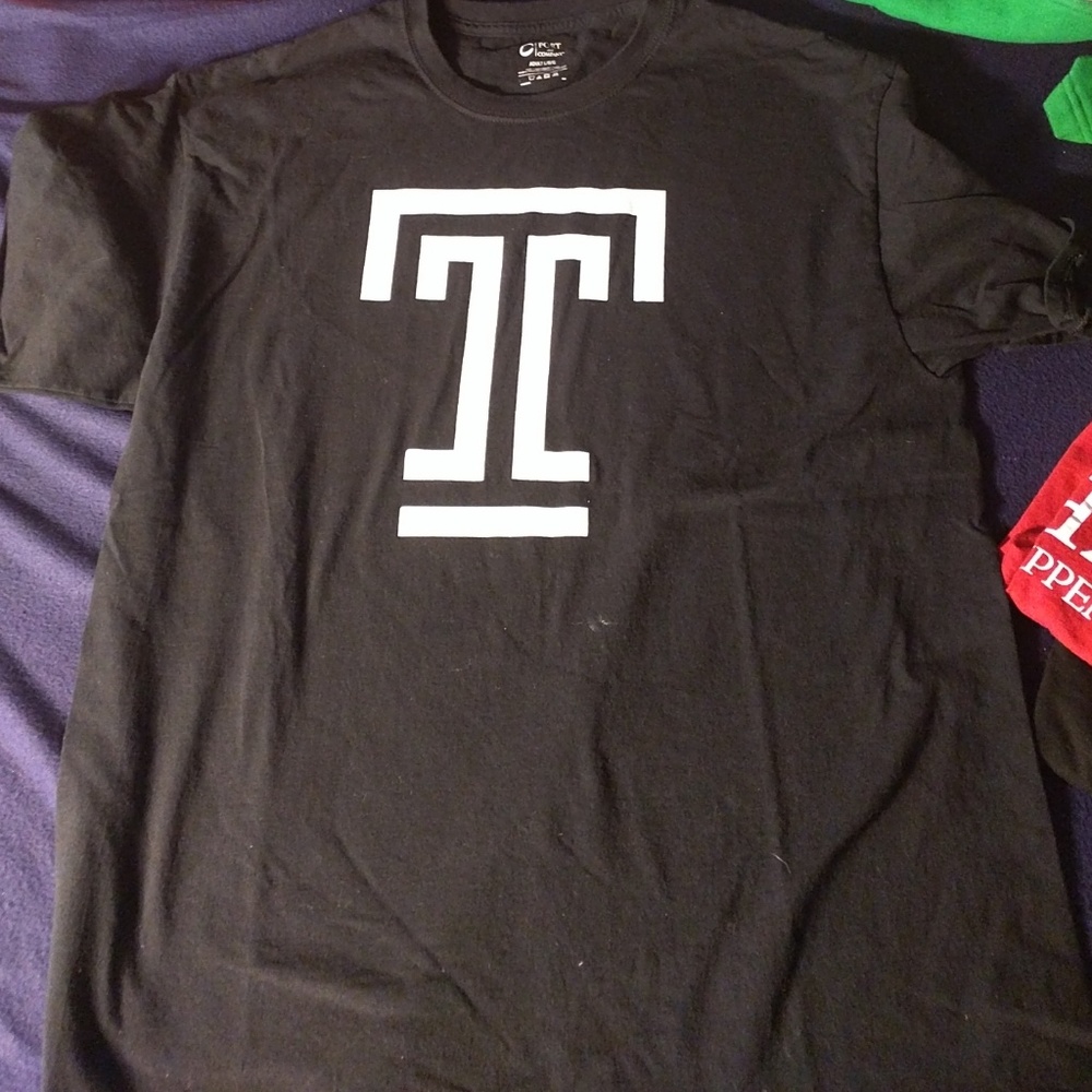 Temple tee