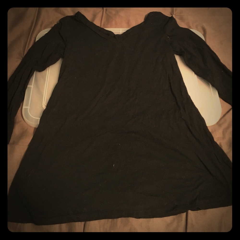3/4 sleeve, dress tee, v-neck cut on front/back