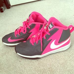 Nike girls basketball sneakers $20/ OBO