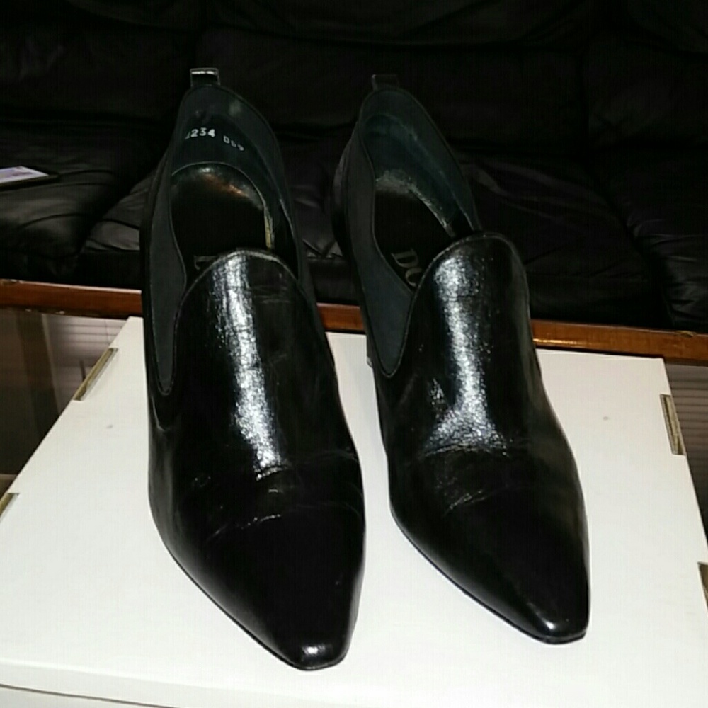 Genuine leather Dolcis vintage black booties