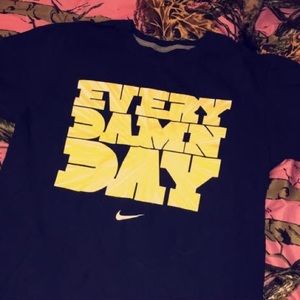 Men's medium Nike tshirt