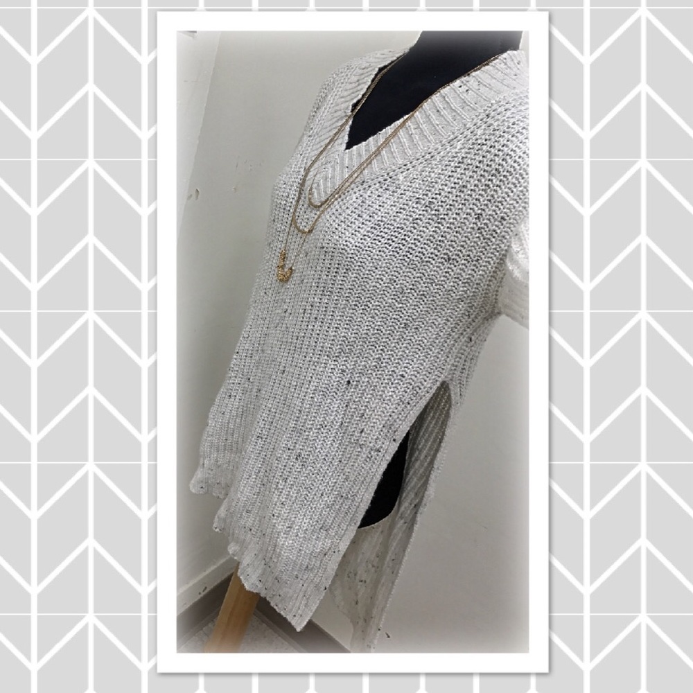 Heathered oatmeal ribbed knit sweater