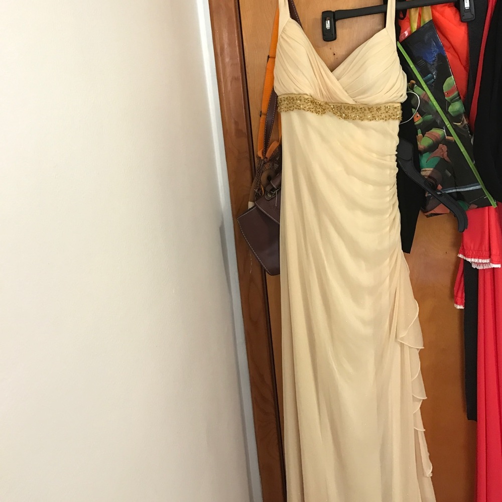 Beautiful stunning yellow dress