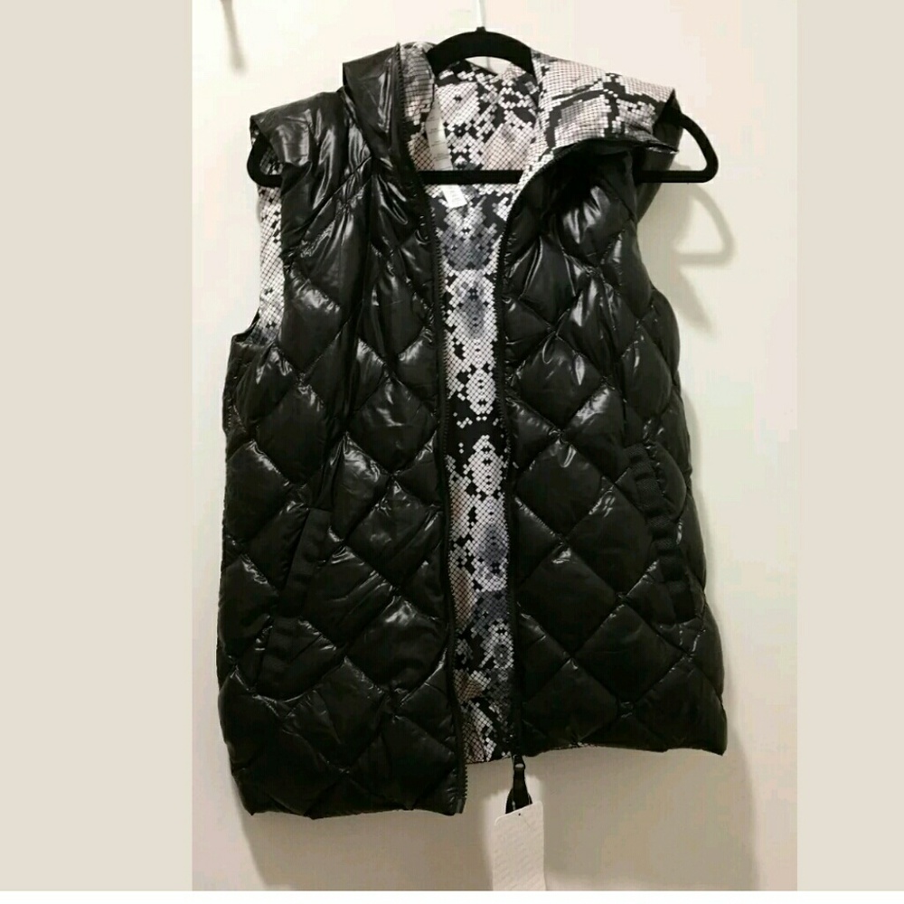 SOLD! Lululemon Ziggy Vest Reversible 6