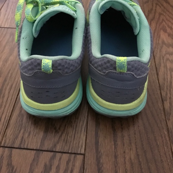 Nike sneakers - Picture 2 of 3
