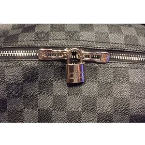 LV Duffle Black Damier