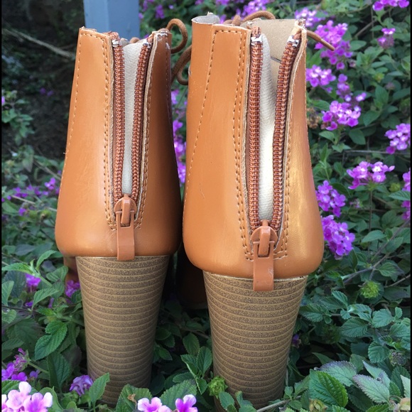 ❤️3/$50 ❤️🌸Open toe lace up sandals 🌸 - Picture 5 of 6