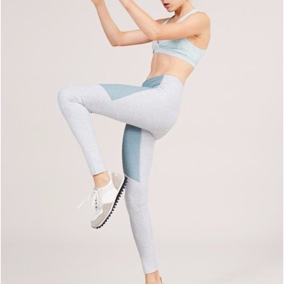 🚫SOLD🚫 Outdoor Voices Two Tone Warmup Leggings - Picture 2 of 4