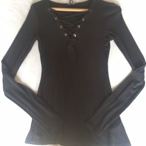 Super cute Lace up top!